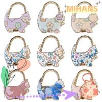 ราคา อืม ตะขอกระเป๋าถือรูปแมว,ตะขอกระเป๋าผู้หญิงพับได้สร้างสรรค์,แฟชั่นทนทานแบบพกพาดอกไม้พิมพ์ไม้แขวนเสื้อตารางสําหรับโ (53813190908)
