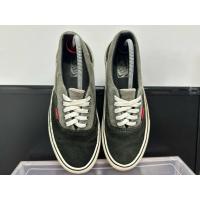 ราคา รองเท้ามือสองเกรดใช้งาน✌️ V @n s size: US 8.5 (56404110100)