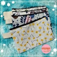 ราคา กระเป๋าใส่ปากกา ดินสอ กระเป๋าถือ กระเป๋าผ้าฝ้าย มีสายคล้องผ้าดิบ (23416889445)