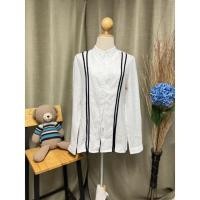 ราคา เสื้อเชิ้ตสีขาวแต่งขอบแถวดำเก๋ๆงานป้ายมือสองสภาพสวยๆจร้า (16451424027)