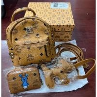 ราคา กระเป๋า mcm สะพายหลังสีน้ำตาลมีของแถม‼️ (21426299297)
