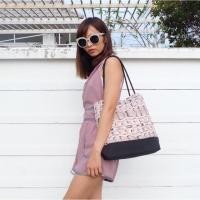 ราคา AILA Pleated tote bags กระเป๋าพลีทลายกราฟฟิกงู ดูดีสุดๆ ไม่เหมือนใคร พลีทเป๊ะมากก (1248905994)