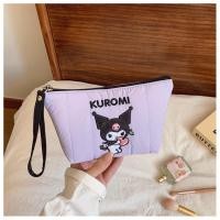 ราคา มันน่ารักเกิน กระเป๋าใส่เครื่องสำอางค์ Sanrio ผ้าร่มนวมนุ่ม Fluffy ทรงเหลี่ยมคางหมู มีสายคล้องมือ ขนาด 22×12×8 cm (44107402334)