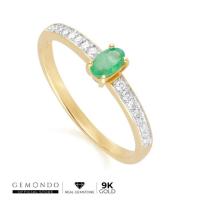 ราคา Gemondo แหวนทองคำ 9K ประดับมรกต (Emerald) ทรงรี บ่าข้างเพชร ดีไซน์คลาสสิก (46011677431)