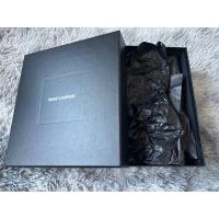 ราคา กล่อง Ysl (SAINT LAURENT) แท้มือสอง11x12x4นิ้ว (25763813408)