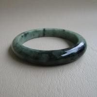 ราคา กำไลหยกพม่า jadeite type A ทรงกลมท้องแบน ขนาดวงใน 54.8mm กว้าง 10.8mmสีเขียวสวยงามสวมใส่ได้ทุกเพศ (53812382231)
