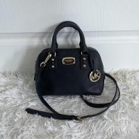 ราคา กระเป๋าMichael Kors small saffiano satchel crossbody ของแท้มือสอง (9094418787)