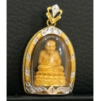 ราคา รูปหล่อหลวงปู่ทวด วัดช้างให้ รุ่นจตุรภัทร ปี 2544 พิมพ์กลาง พร้อมกรอบทองฝังเพชรแท้ นน.12 กรัม สวยมาก (000736)