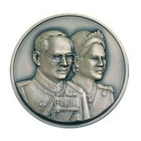 ราคา เหรียญ 60 ปีราชาภิเษกสมรส เงินรมดำพ่นทราย (000026)